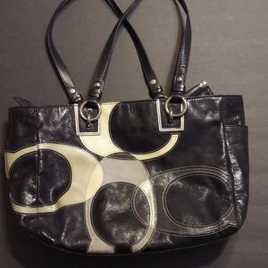 Coach- crinkled patent leather purse